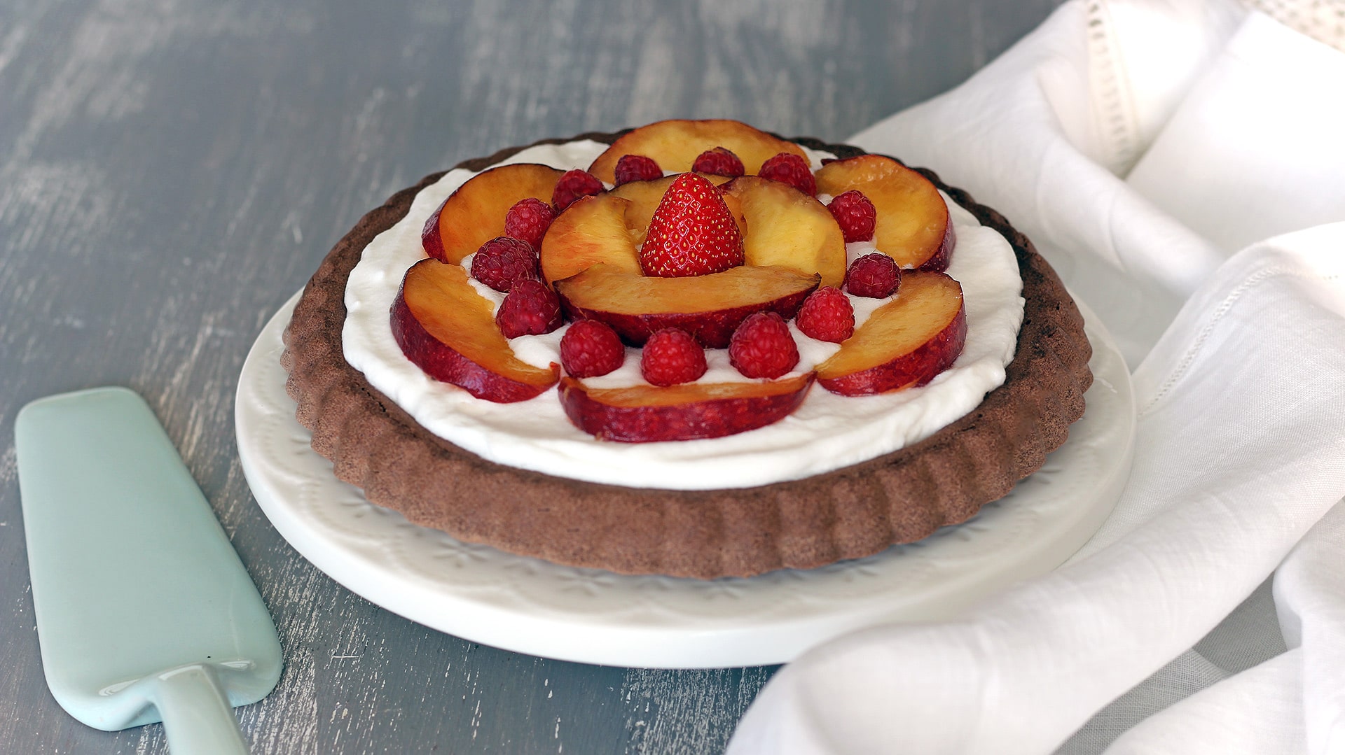 Crostata Morbida Al Cacao Cocco E Frutta Fresca Vall Italia